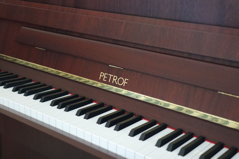 pianino Petrof P118 Special mahoń mat 