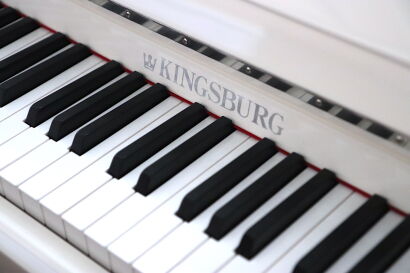 pianino Kingsburg Colorado 123 biały połysk + chrom